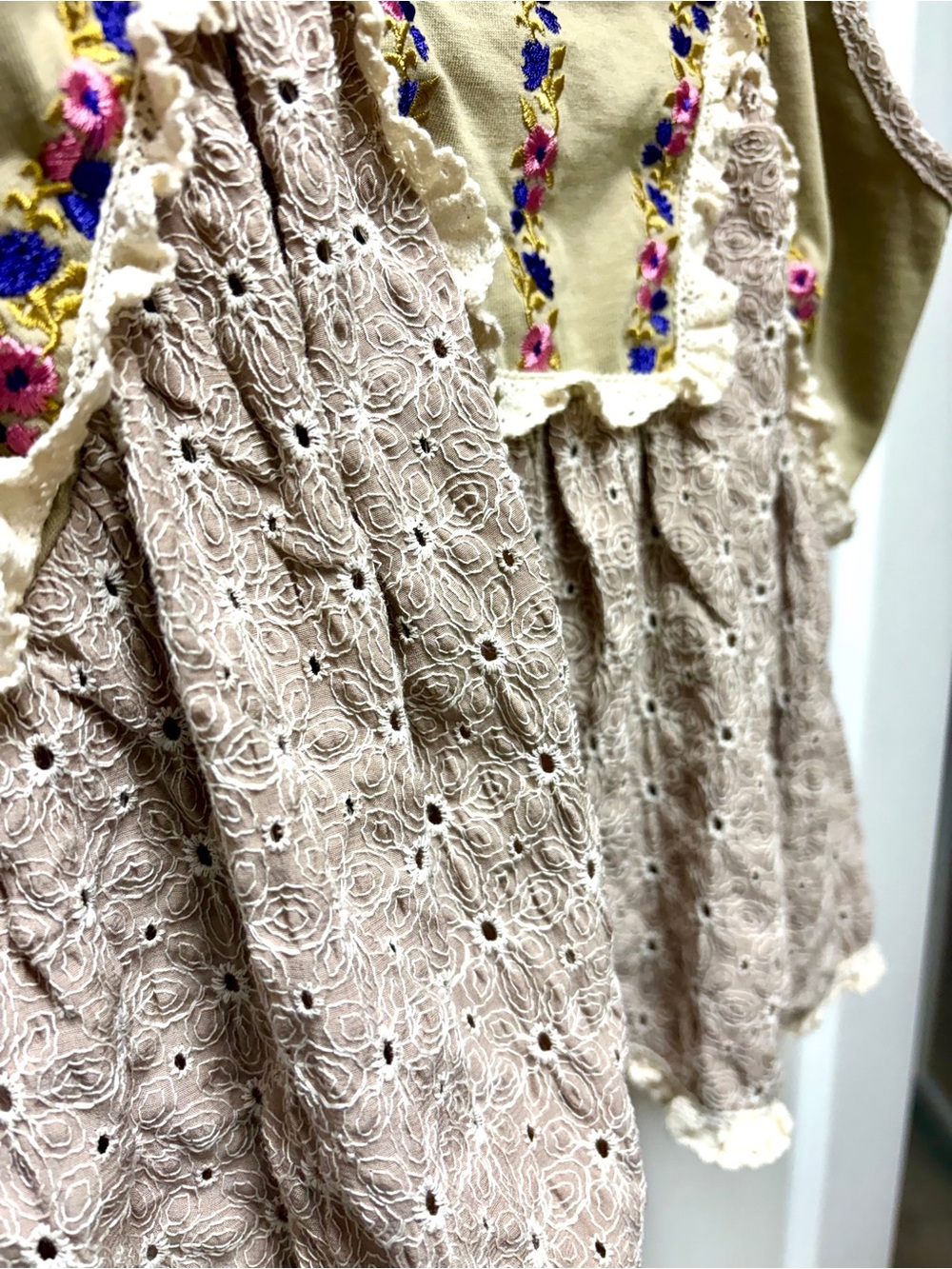 POL Boho Embroidered Olive Green and Taupe Lace Tank Top Pink/Purple Coquette💕 - Picture 10 of 14